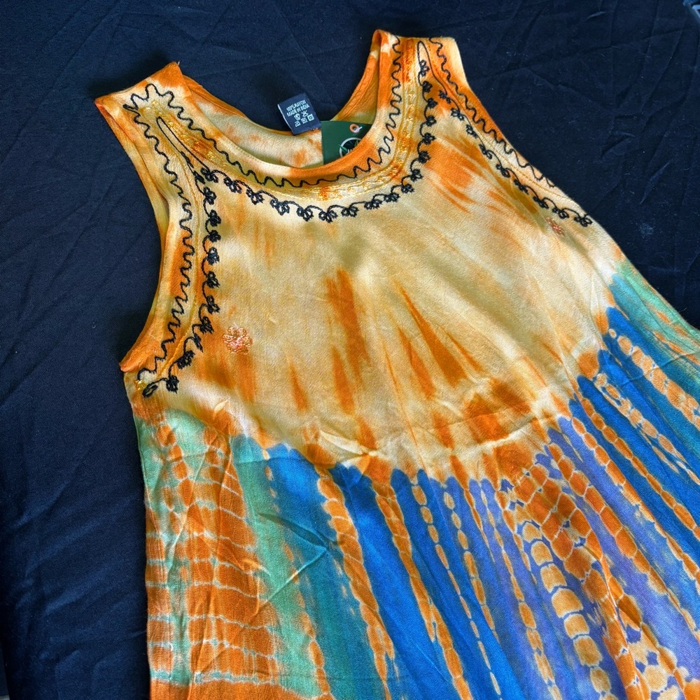 Tie-Dye Sleeveless Boho Dress – Flowy & Vibrant - Picture 5 of 9
